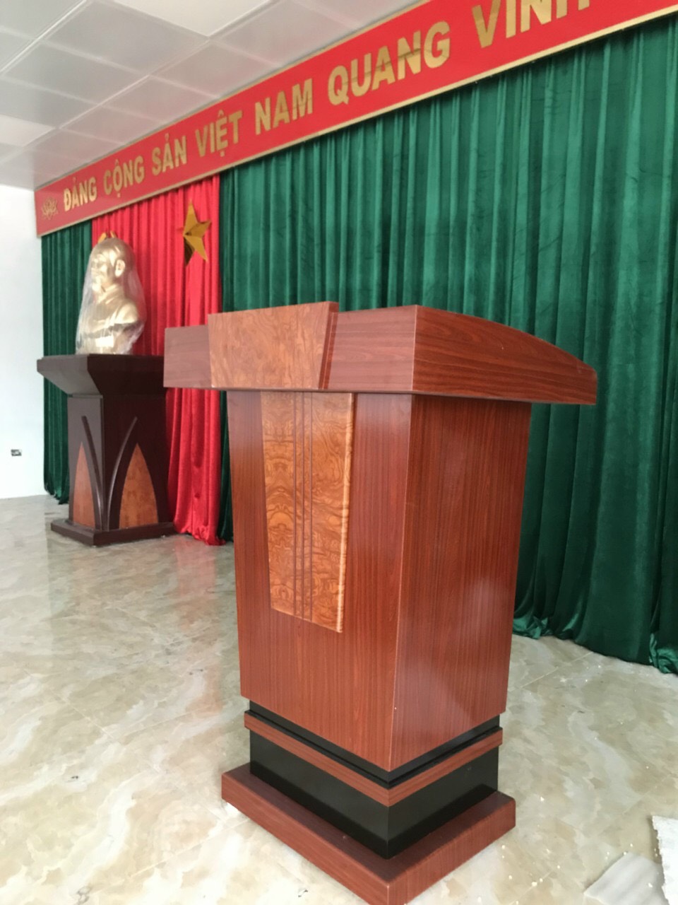 Bục Phát Biểu Đẹp LT01