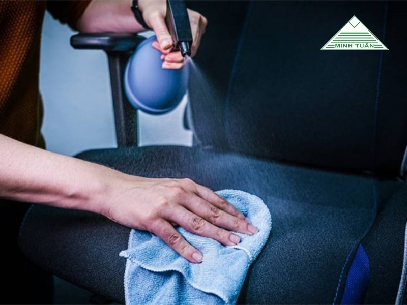 Cách Vệ Sinh Ghế Xoay Văn Phòng Đơn Giản Tại Nhà Ai Cũng Làm Được