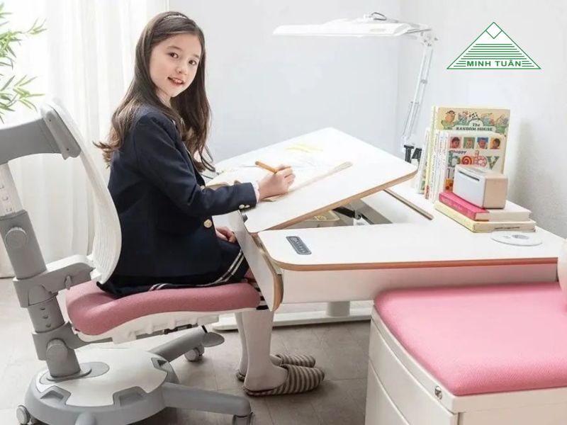 Ghế Công Thái Học Dành Cho Trẻ: Đầu Tư Nhỏ, Lợi Ích Lớn Cho Sức Khỏe Học Đường
