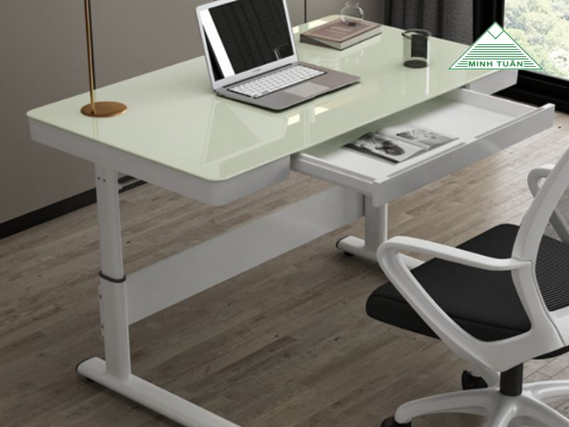 Review Bàn Máy Tính Điều Chỉnh Độ Cao – Có Xứng Đáng Đầu Tư Không?