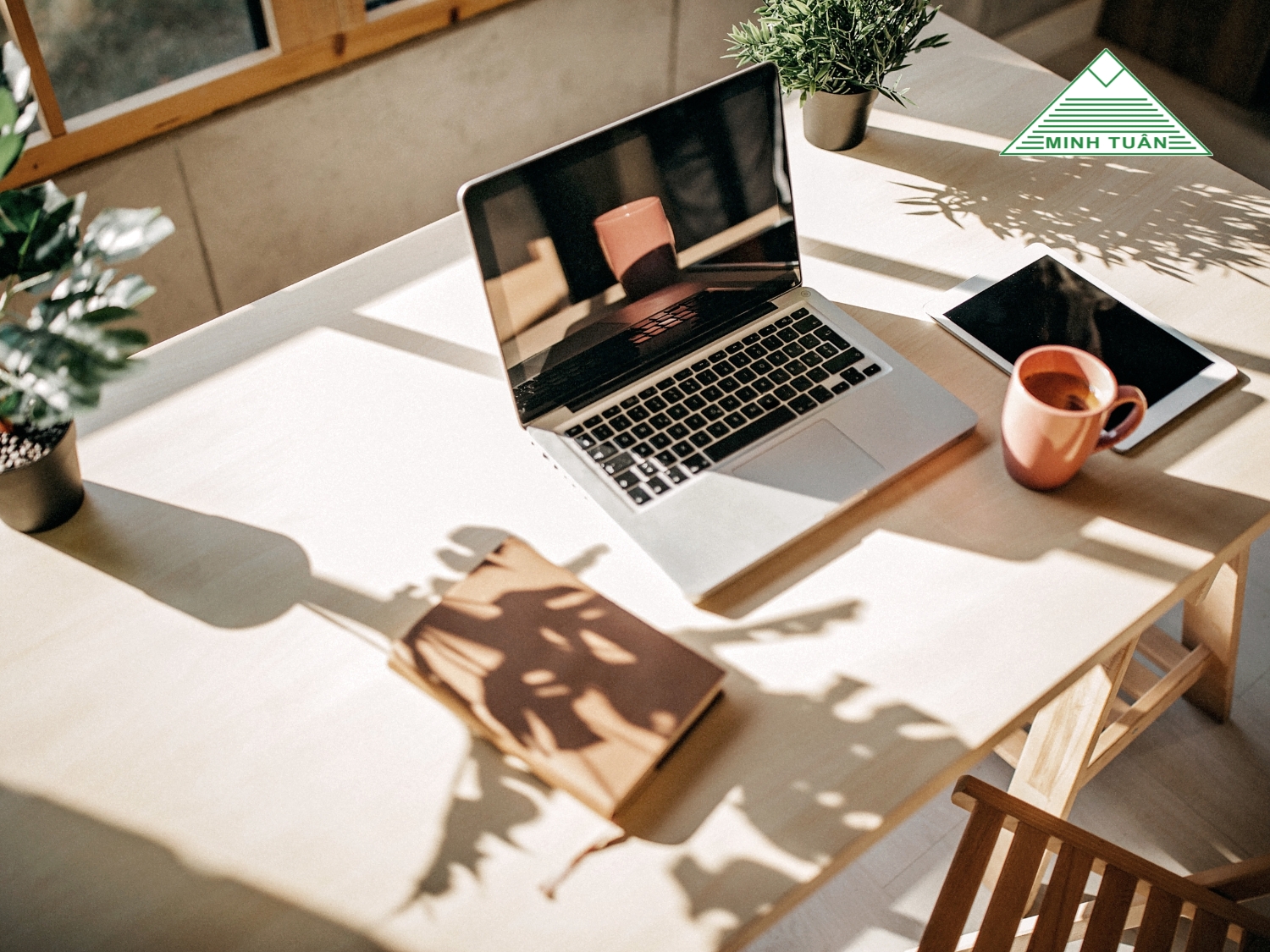 Bàn Làm Việc Đa Năng Cho Dân Văn Phòng Và Work From Home