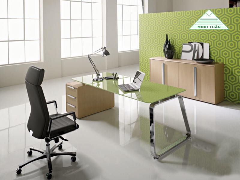 Bàn Lãnh Đạo Mặt Kính Và Giải Pháp Tối Ưu Không Gian Làm Việc
