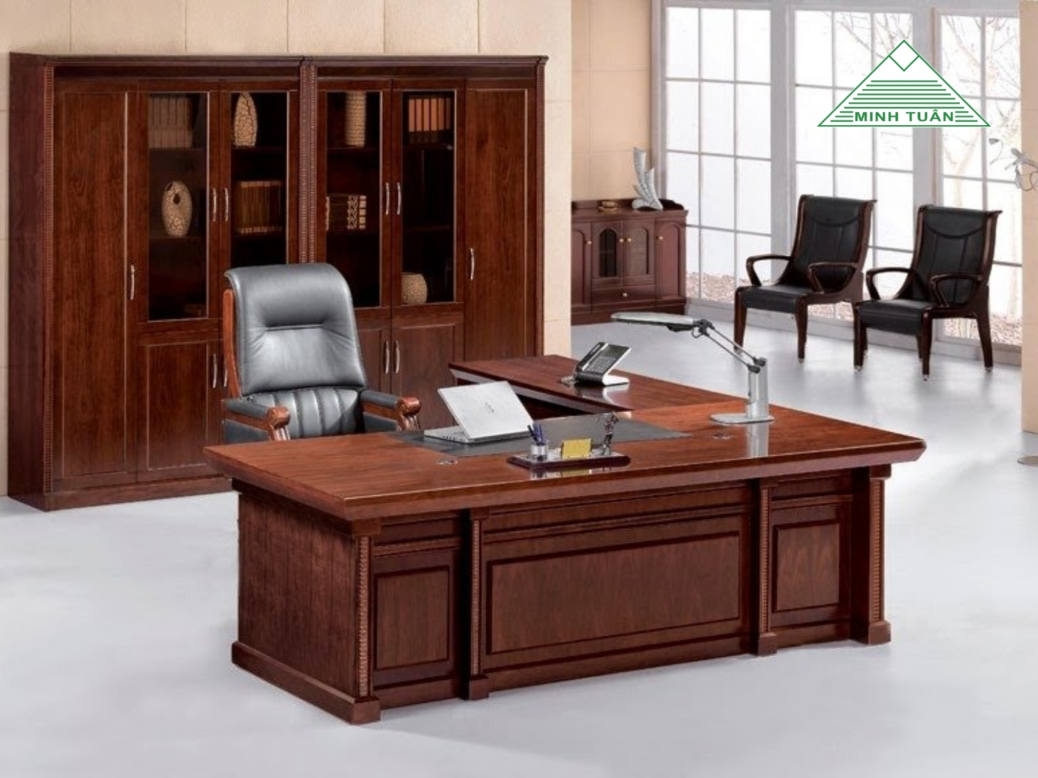 Bàn Lãnh Đạo Gỗ Tự Nhiên: Bí Quyết Tạo Không Gian Lãnh Đạo Sang Trọng, Ấn Tượng