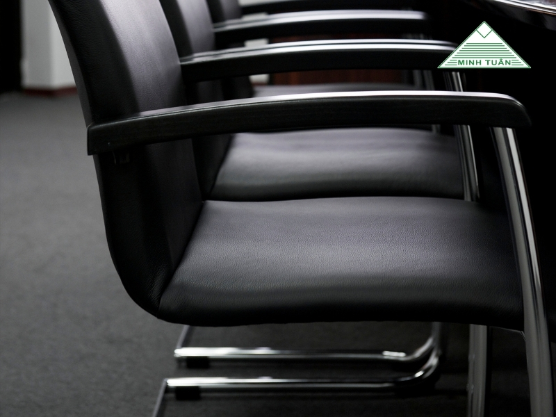 Ghế Chân Quỳ Chịu Lực Bao Nhiêu Kg? Thông Tin Quan Trọng Trước Khi Mua