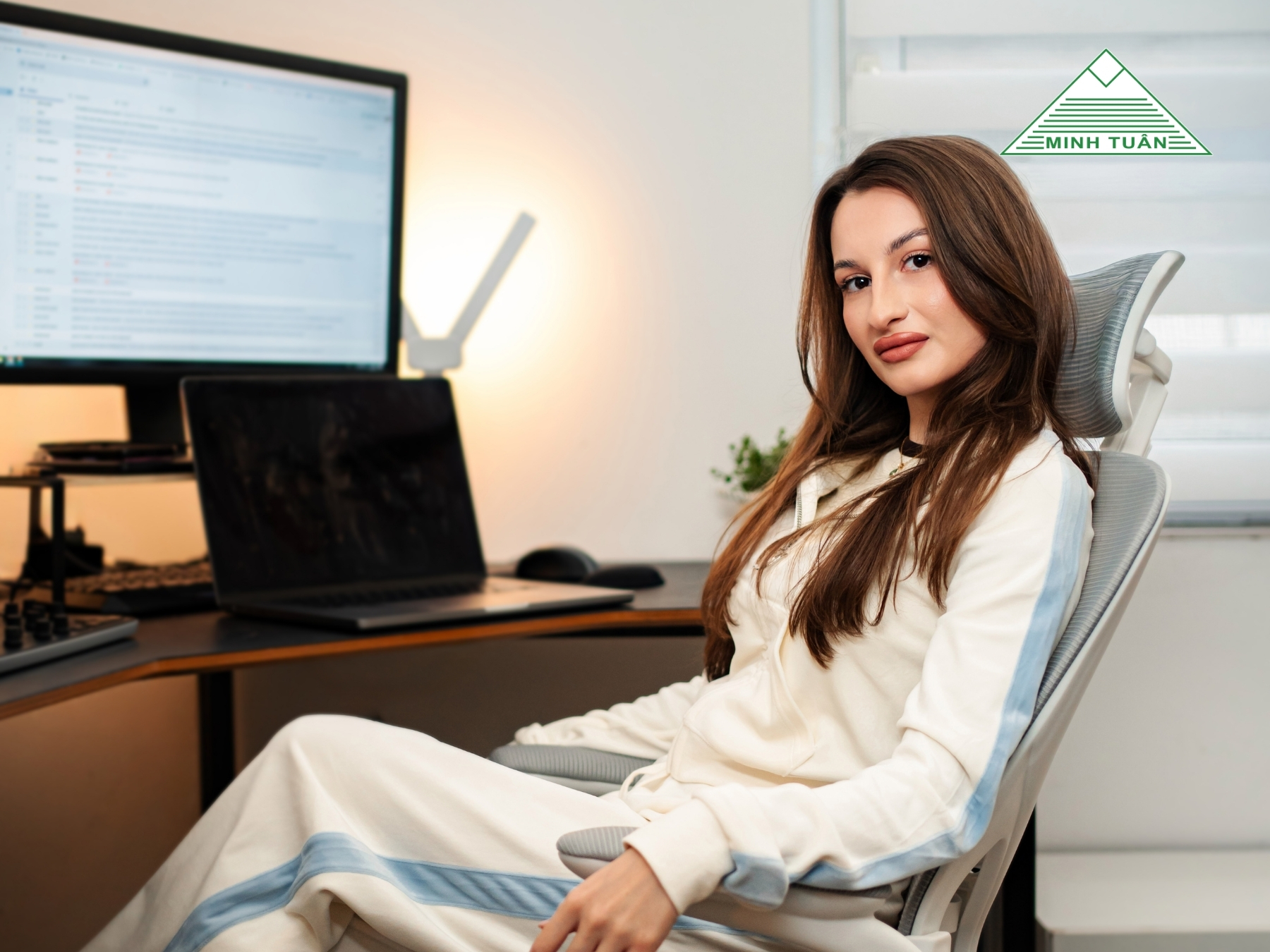 Ghế Công Thái Học Hỗ Trợ Cổ Và Lưng: Trải Nghiệm Thoải Mái Vượt Trội Bạn Chưa Từng Biết