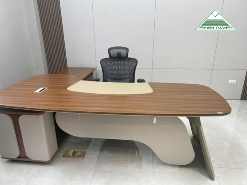 90% Sếp Lớn Chọn Bàn Lãnh Đạo Bằng Gỗ Vì Lý Do Này
