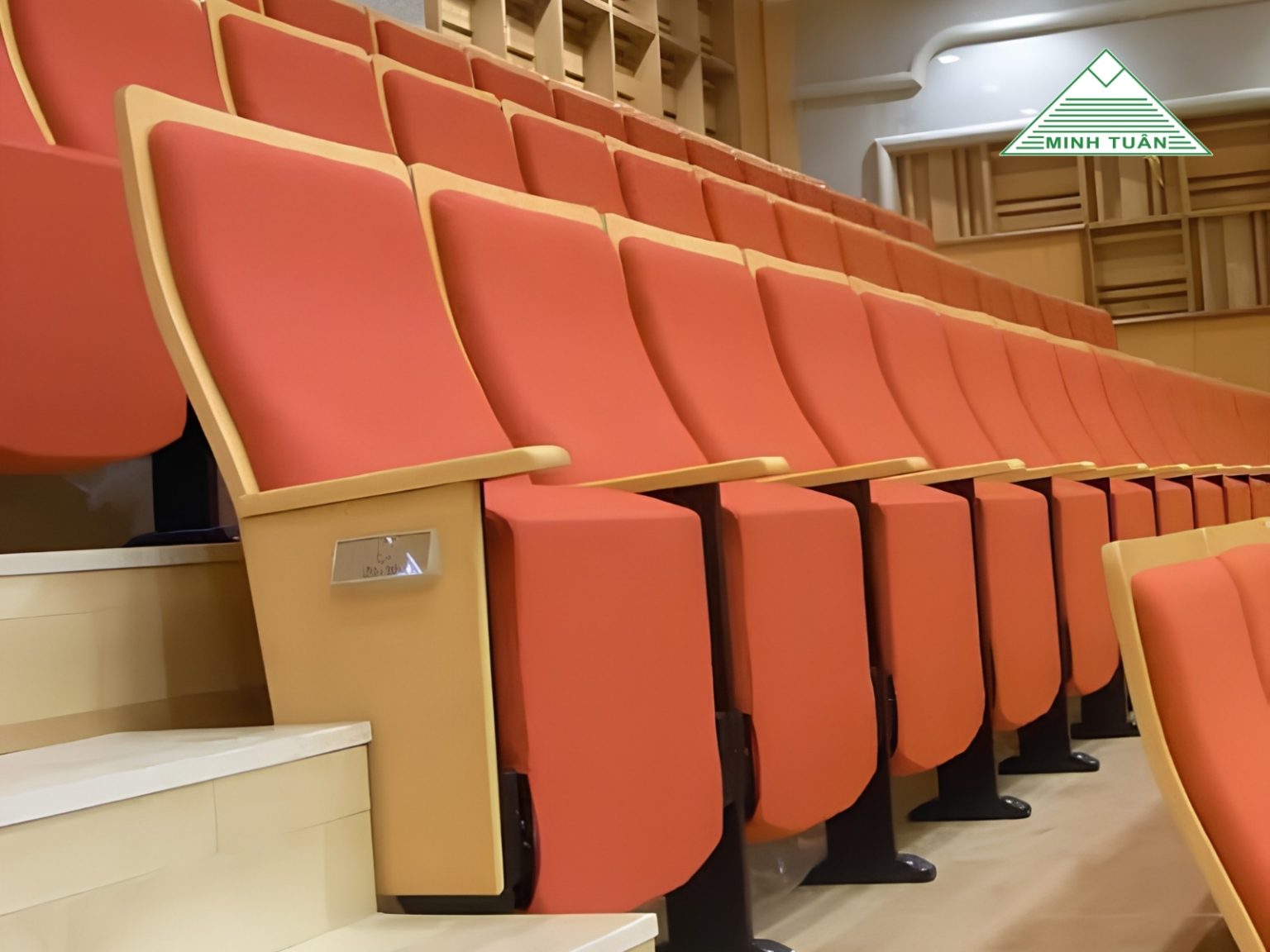 Bí Quyết Chọn Ghế Hội Trường Chân Sắt Bền Đẹp, Tiết Kiệm Chi Phí