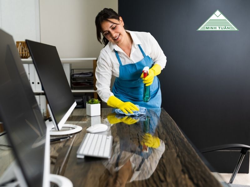 Hướng Dẫn Vệ Sinh Bàn Làm Việc Từ A-Z Cho Dân Văn Phòng