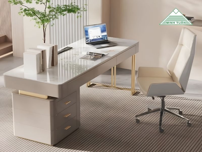 Bí Quyết Tối Ưu Diện Tích Với Bàn Lãnh Đạo Cho Văn Phòng Nhỏ